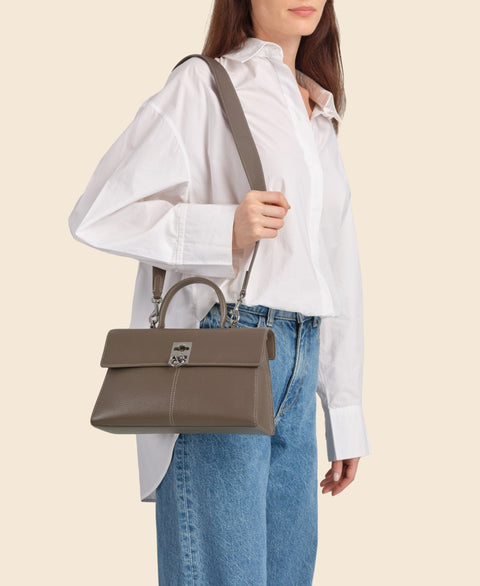 (Obon Sale) Medium Stance - Brownstone Handbags Cafuné 