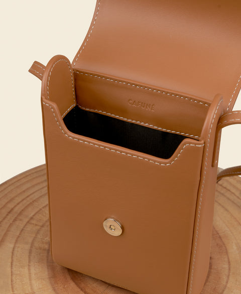 Cafuné Trunk Box in Chestnut interior view