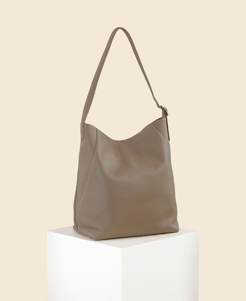 Cafuné Drop Hobo in Brownstone back view