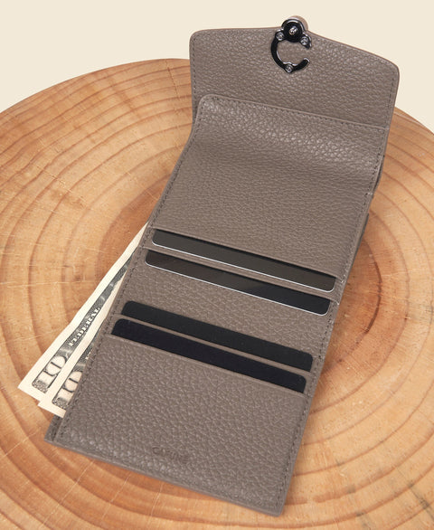 Cafuné Double-C Wallet - Brownstone interior view